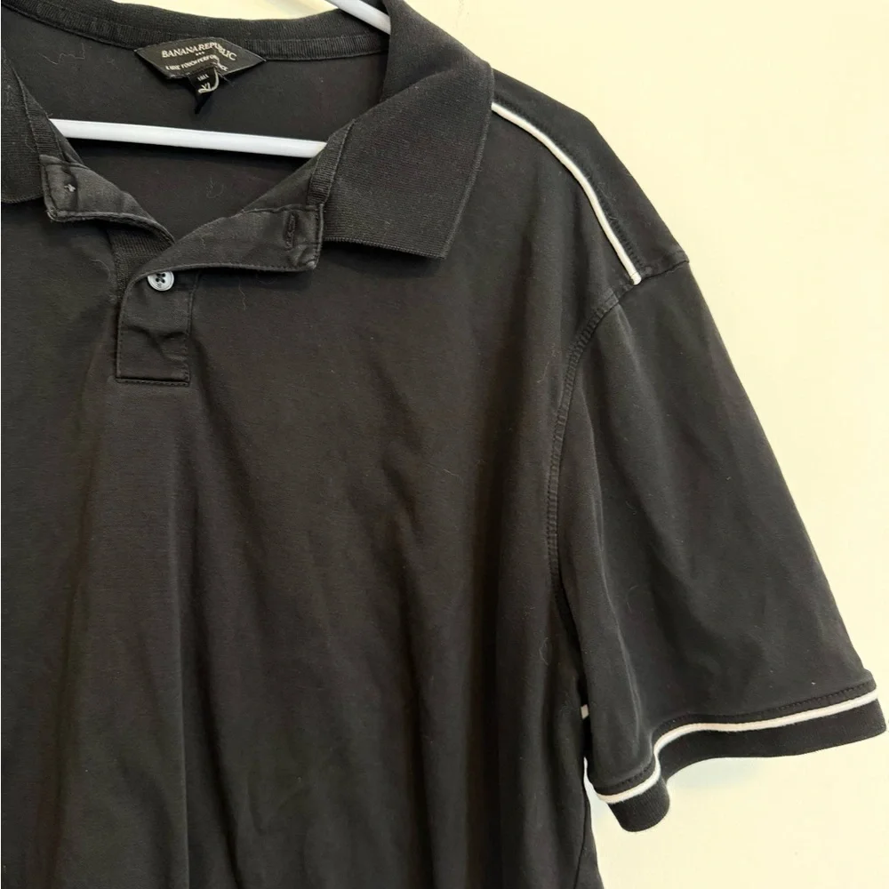 2/$30 Banana Republic - Men’s Black Polo w/ White Trim - Lux Touch Performance
